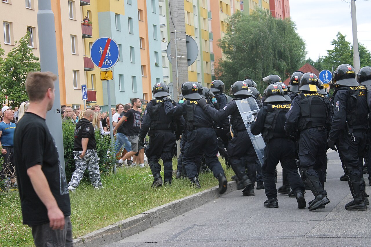Protesta anti-romaní en České Budějovice en 2013, vinculada al entorno de Pavel Matějný.