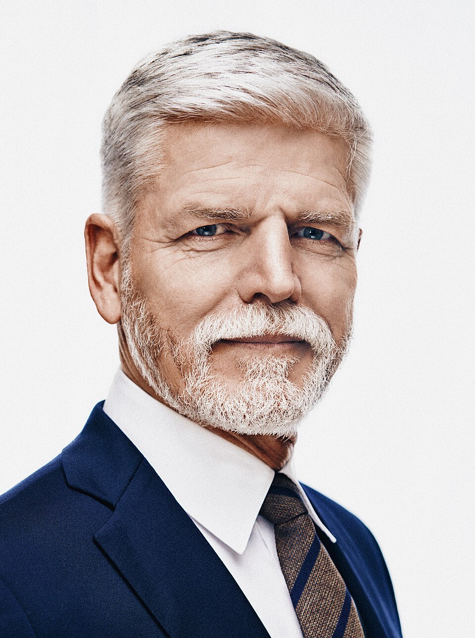 Petr Pavel, presidente de la República Checa, retrato oficial.